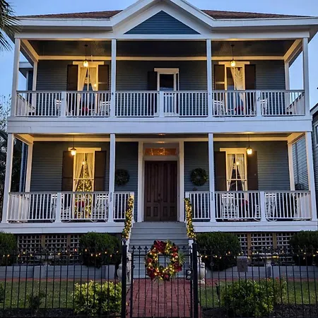 The 1890 Freeman House Hotel